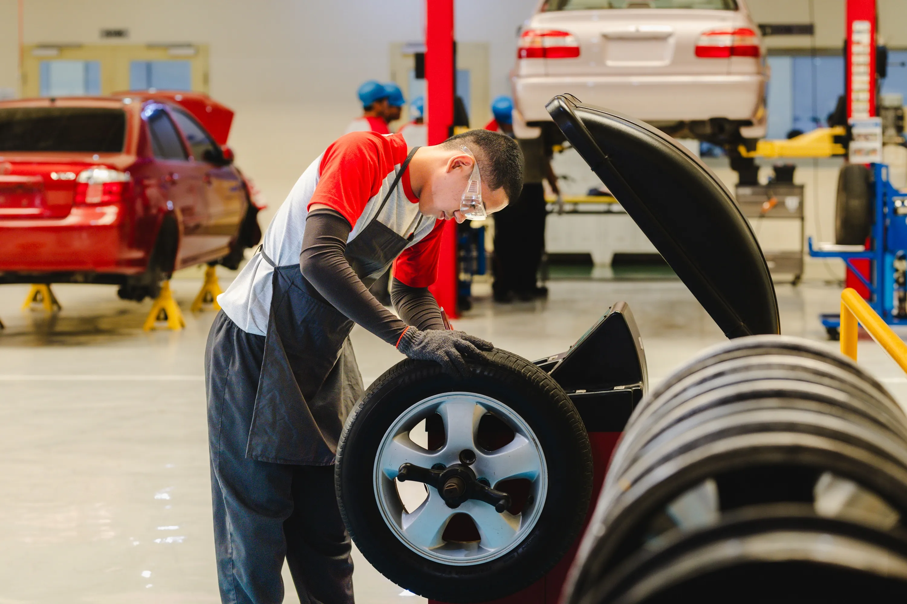 CAREER OPPORTUNITY IN THE TOYOTA NETWORK