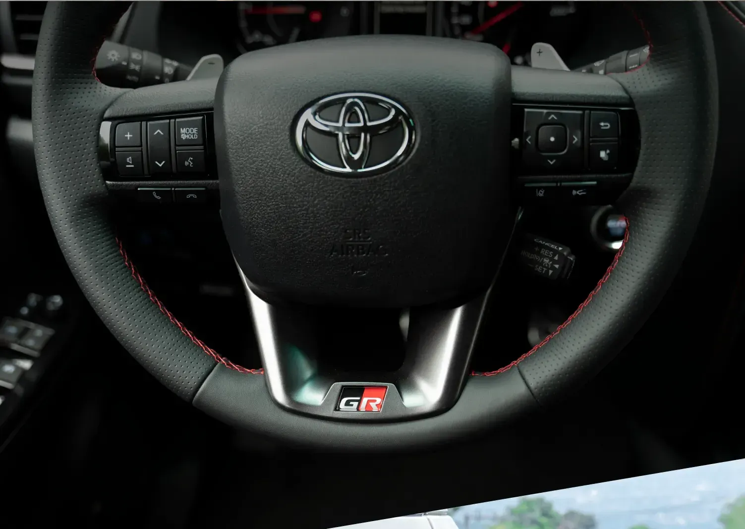 ELEGANCE WITHIN ARM’S REACH